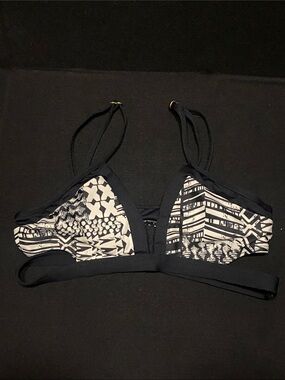 L Space Platinum Bikini Top Size Small